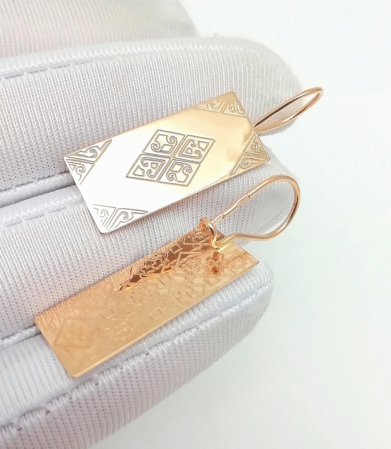 Золотые серьги пластины