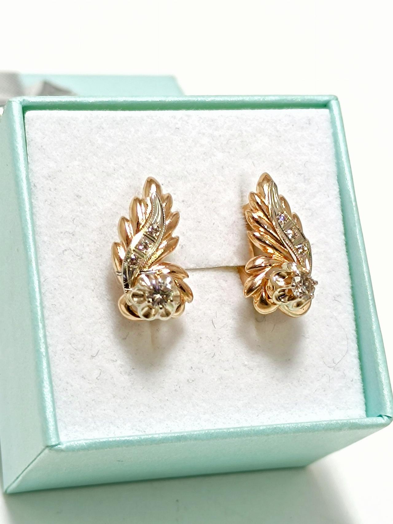 Золотые серьги, вставка бриллиант