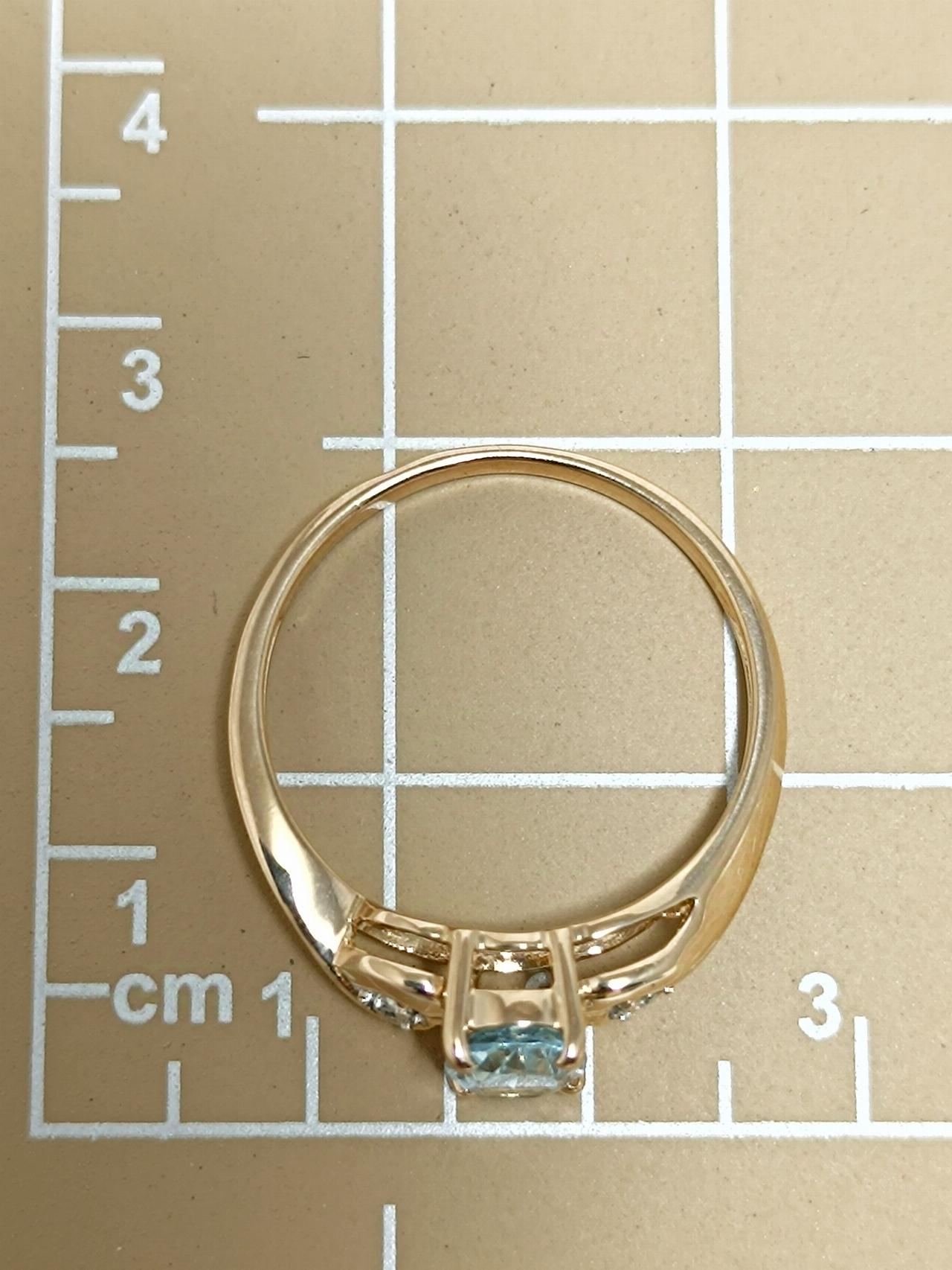 Золотое кольцо женское, вставка фианит