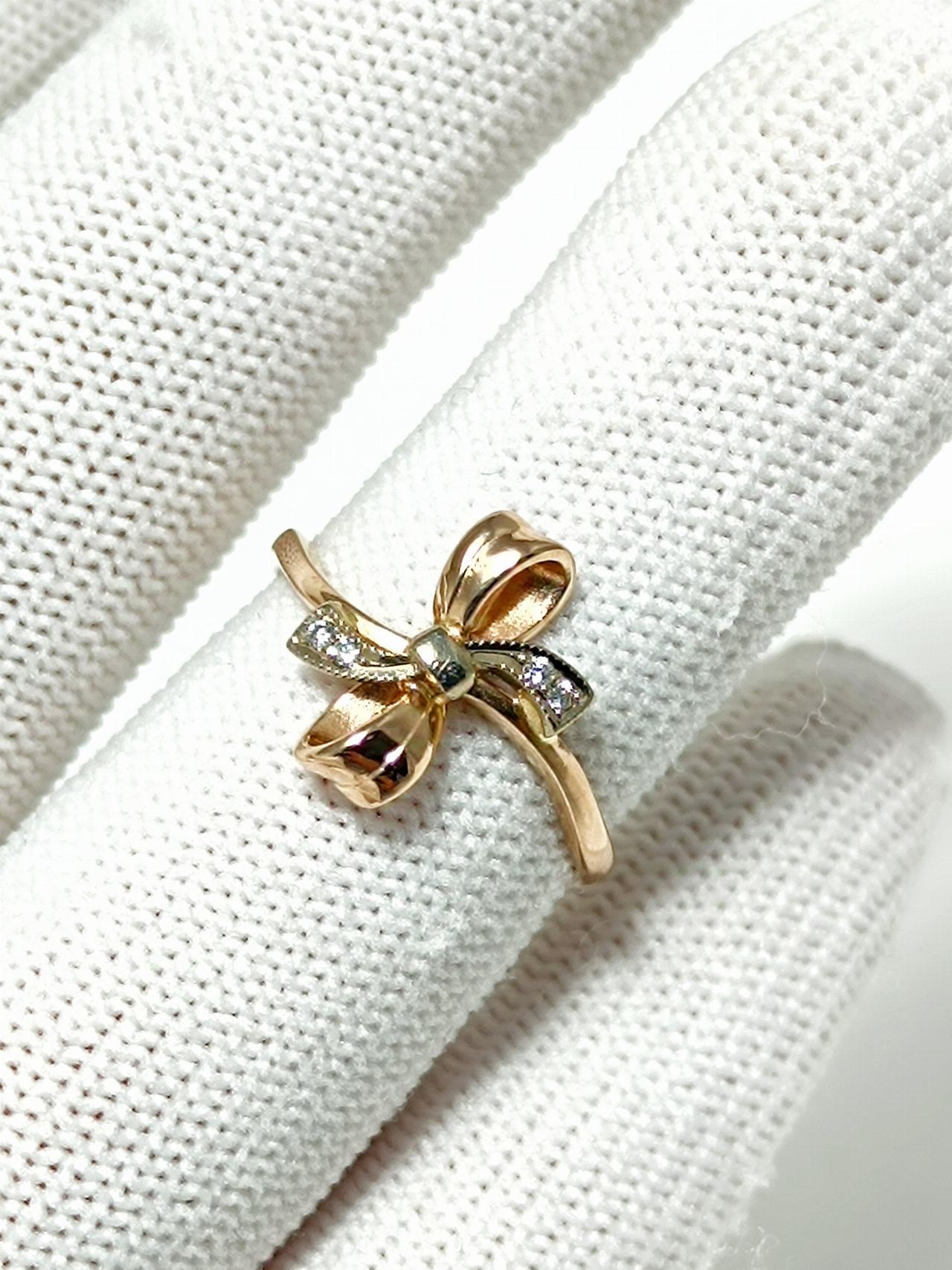 Золотое кольцо женское, вставка фианит