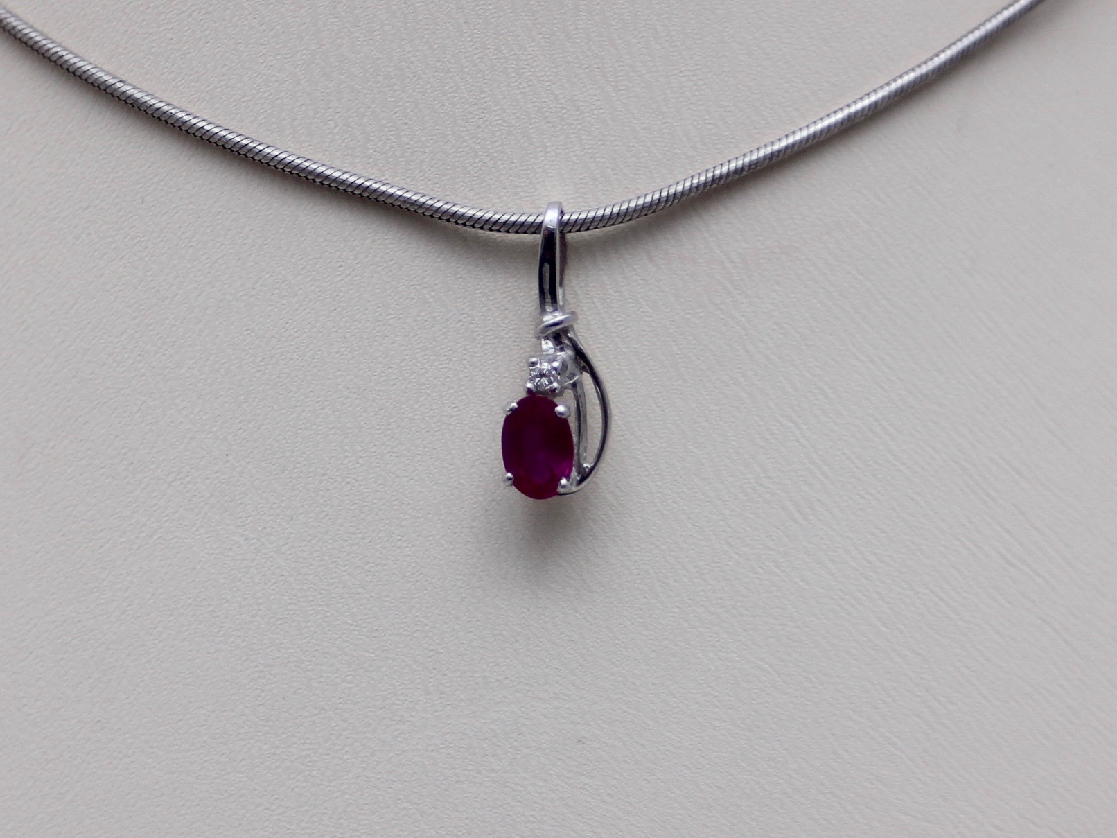 Кулон дк101117-378 0,68гр, вставка рубин