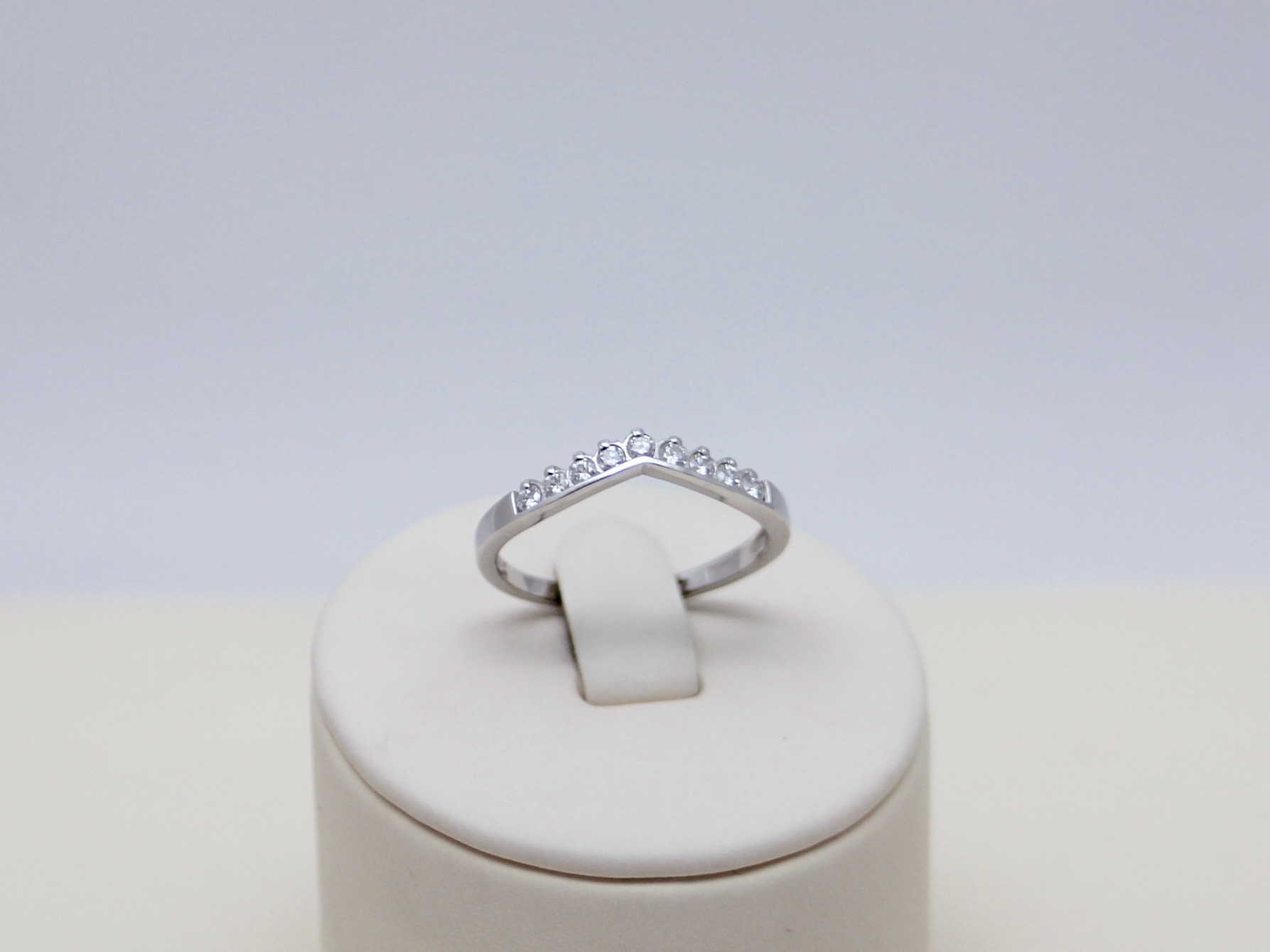 Золотое кольцо, вставка бриллиант