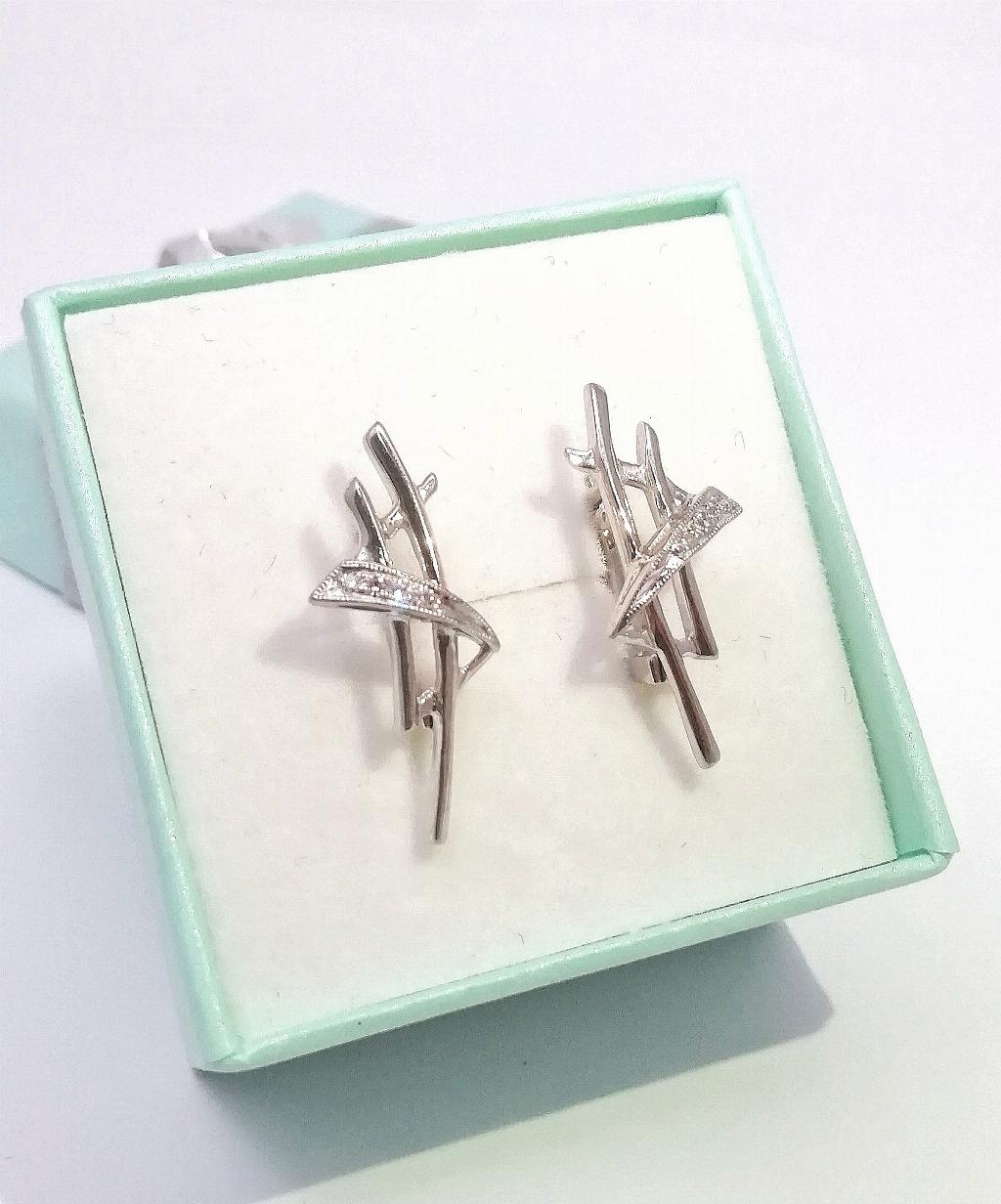 Золотые серьги, вставка бриллиант