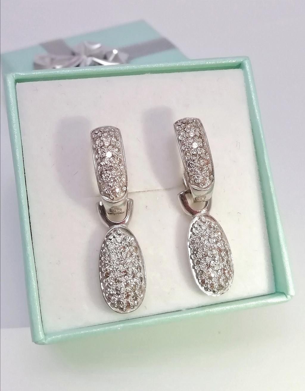 Золотые серьги, вставка бриллиант