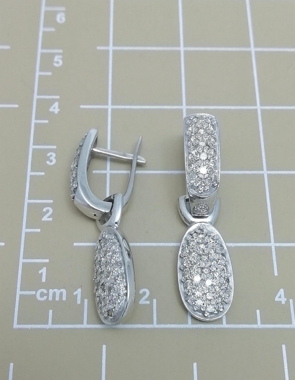 Золотые серьги, вставка бриллиант