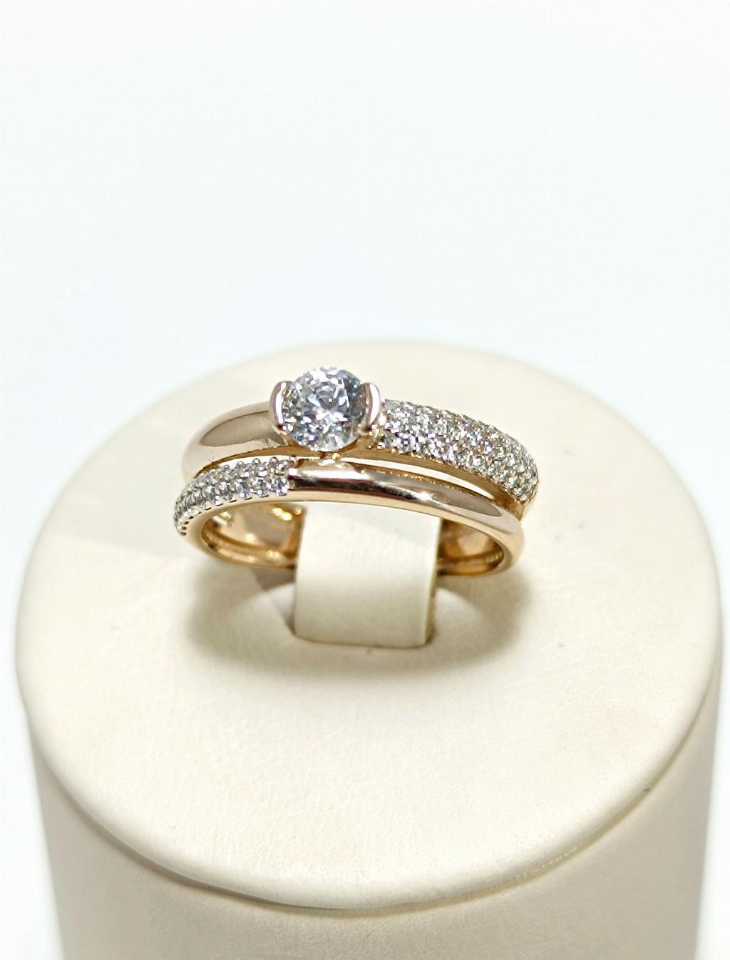 Золотое кольцо женское, вставка фианит