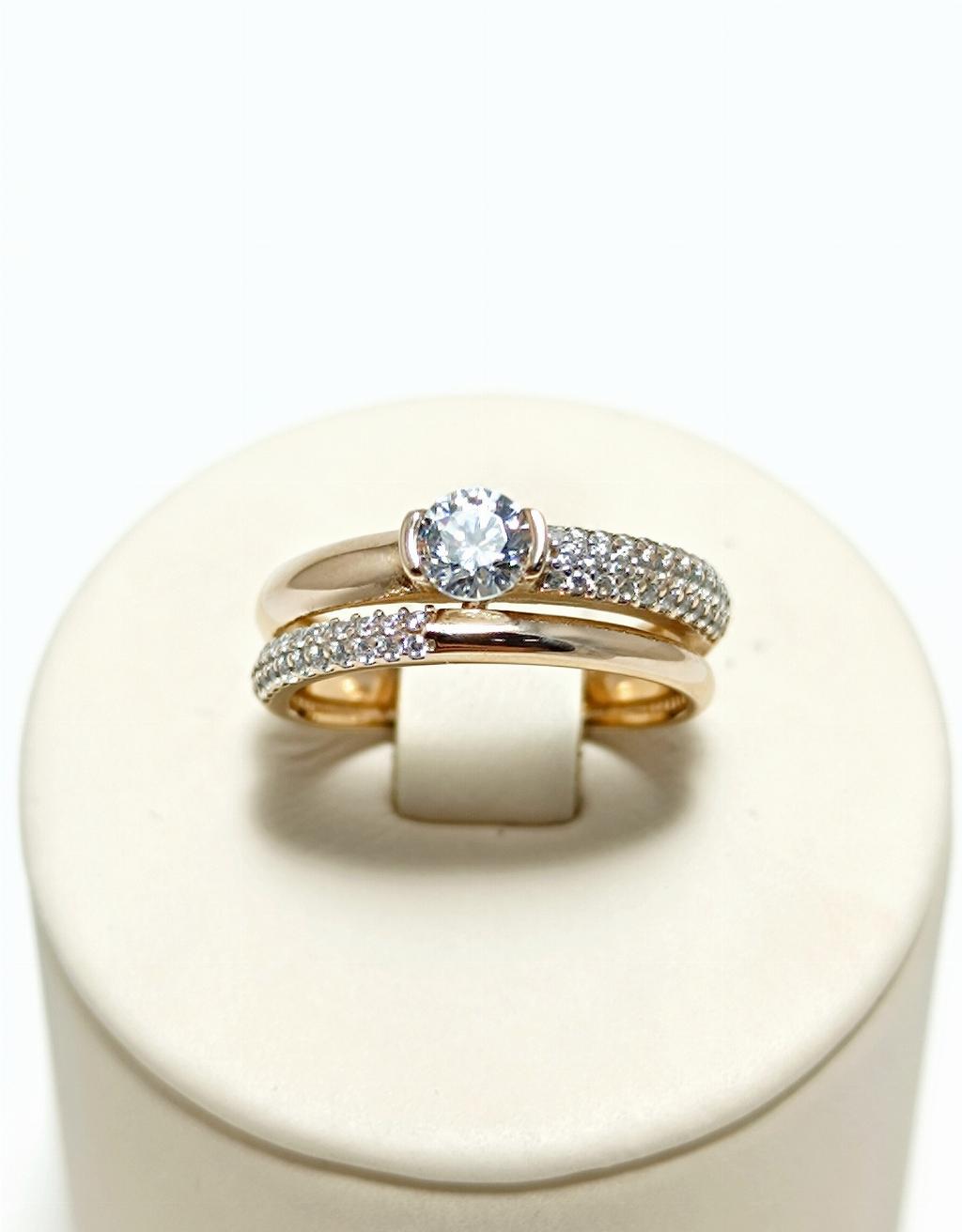 Золотое кольцо женское, вставка фианит