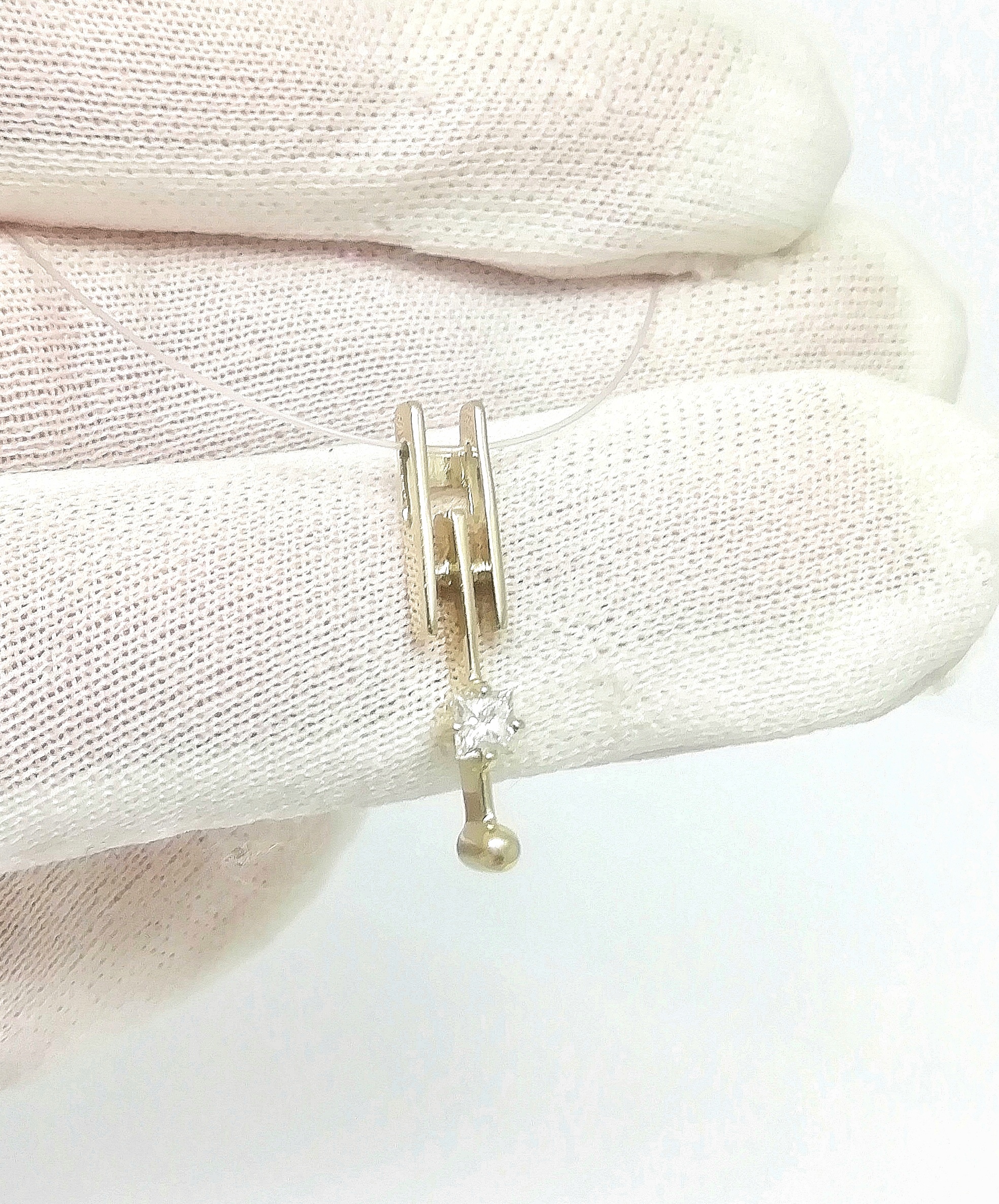 Золотая подвеска, вставка бриллиант