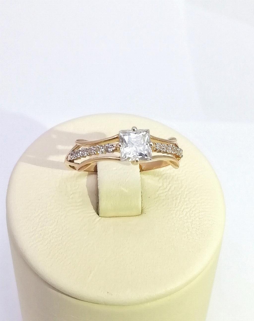 Золотое кольцо, вставка фианит