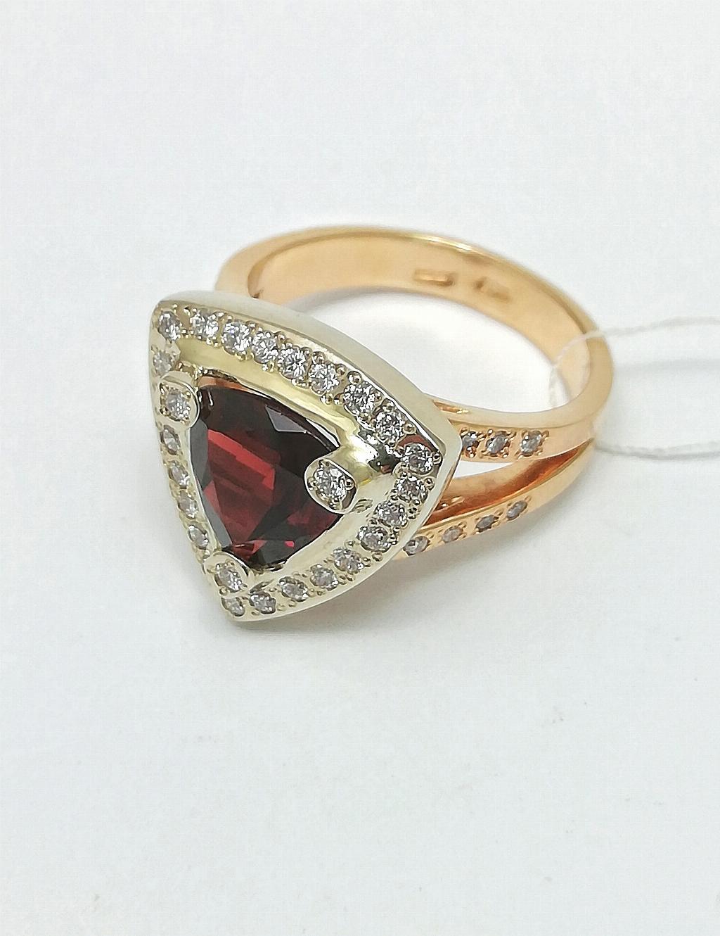 Золотое кольцо, вставка гранат