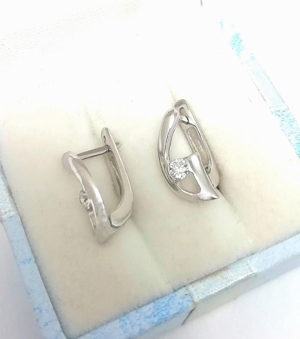 Серьги женские классические, вставка бриллиант