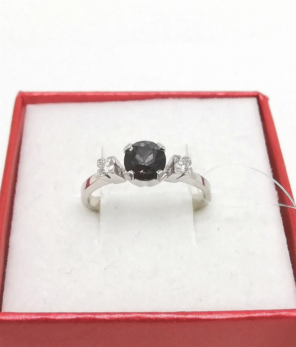 Золотое кольцо, вставка бриллиант