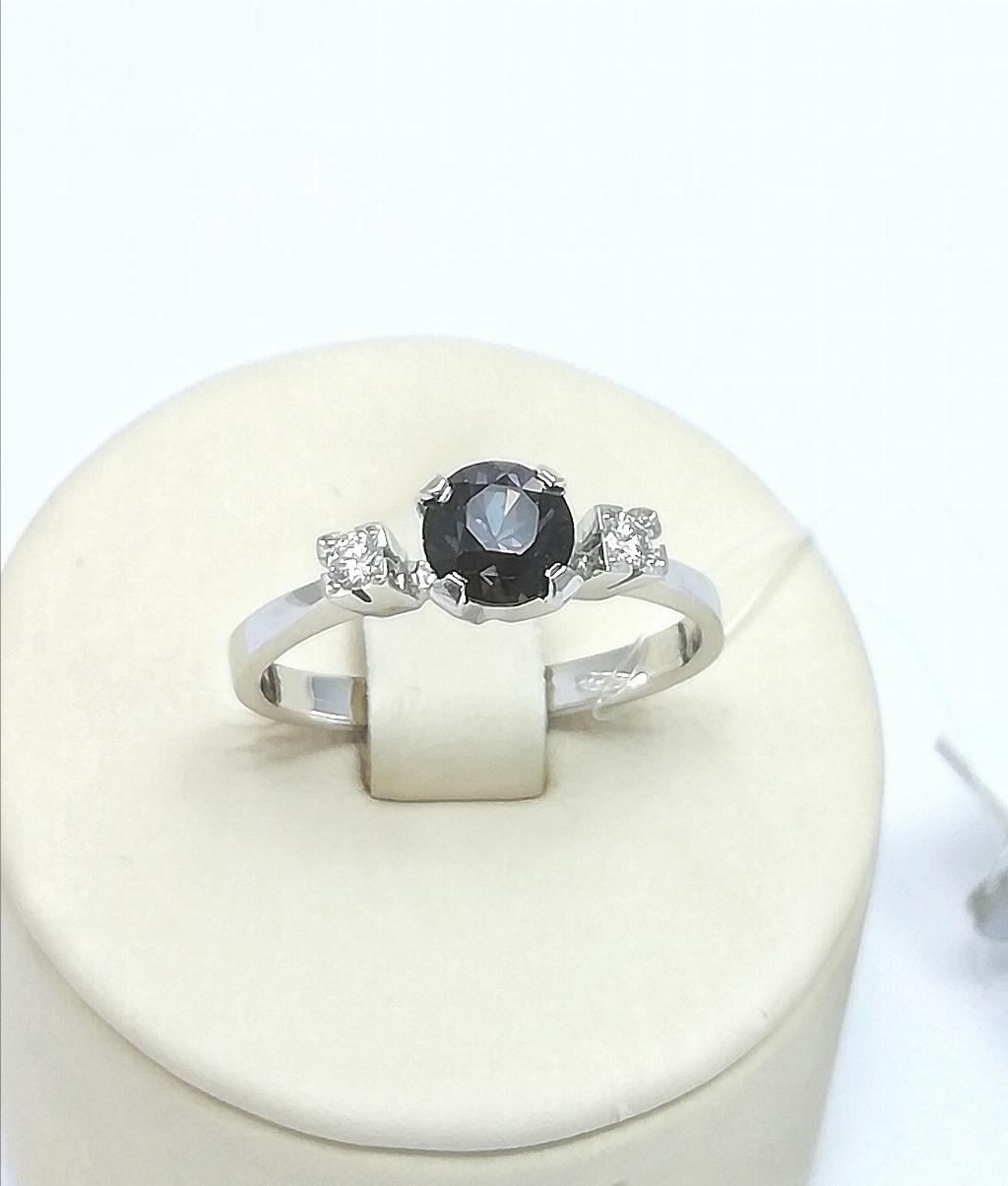 Золотое кольцо, вставка бриллиант