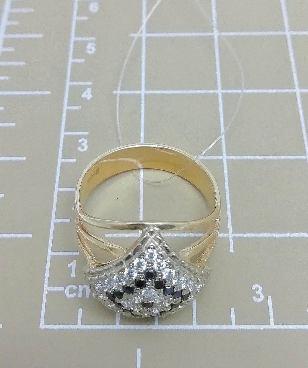 Золотое кольцо женское, вставка бриллиант