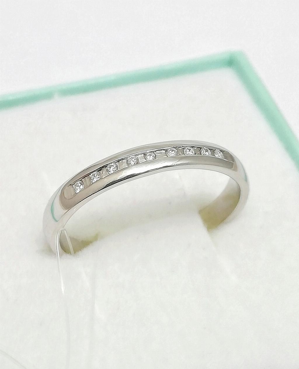 Золотое кольцо, вставка бриллиант