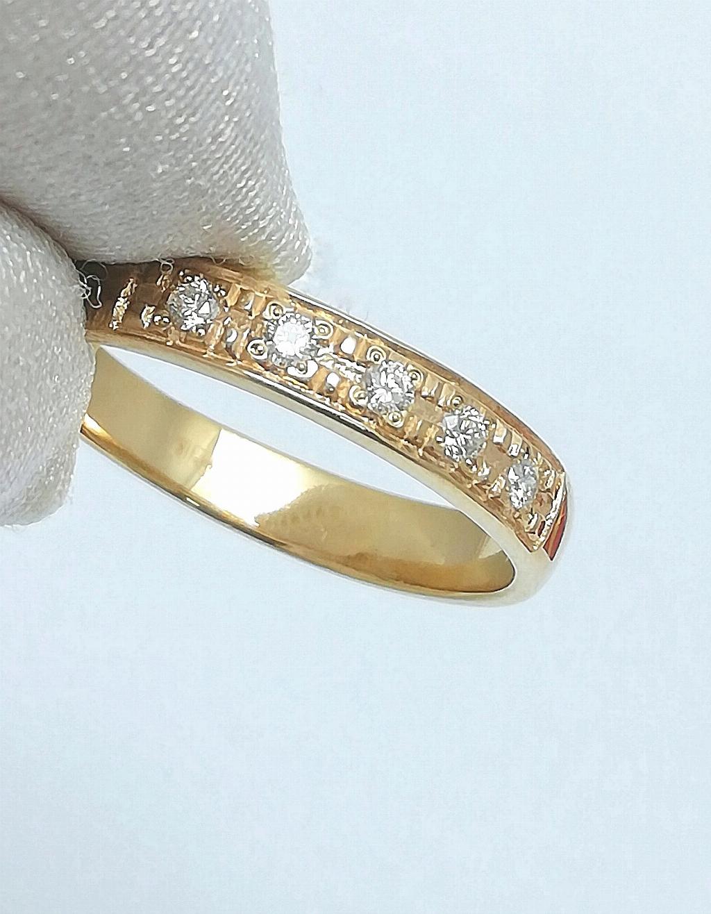 Золотое кольцо дорожка, вставка бриллиант