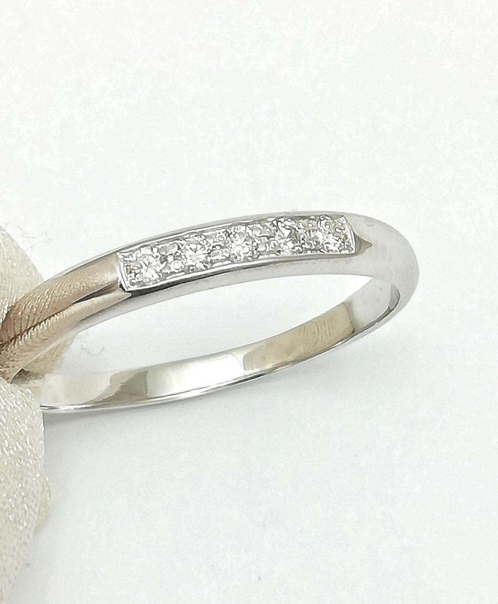 Золотое кольцо, вставка бриллиант