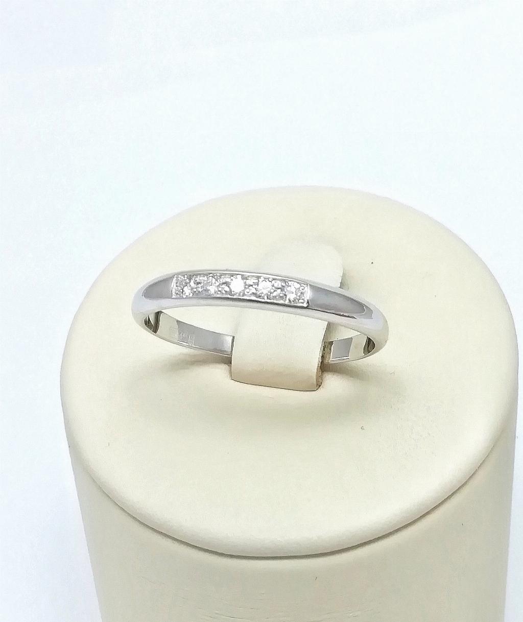 Золотое кольцо, вставка бриллиант