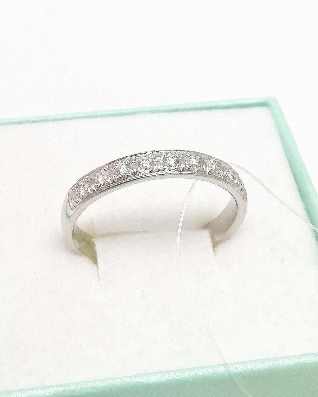 Золотое кольцо дорожка, вставка бриллиант