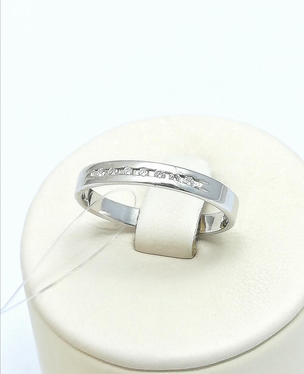 Золотое кольцо, вставка бриллиант