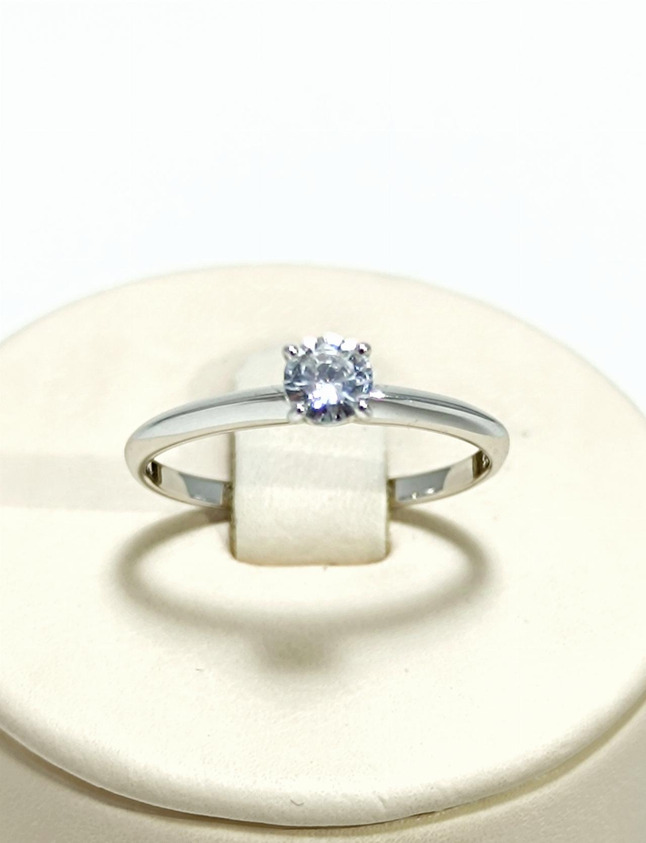 Золотое кольцо женское, вставка фианит