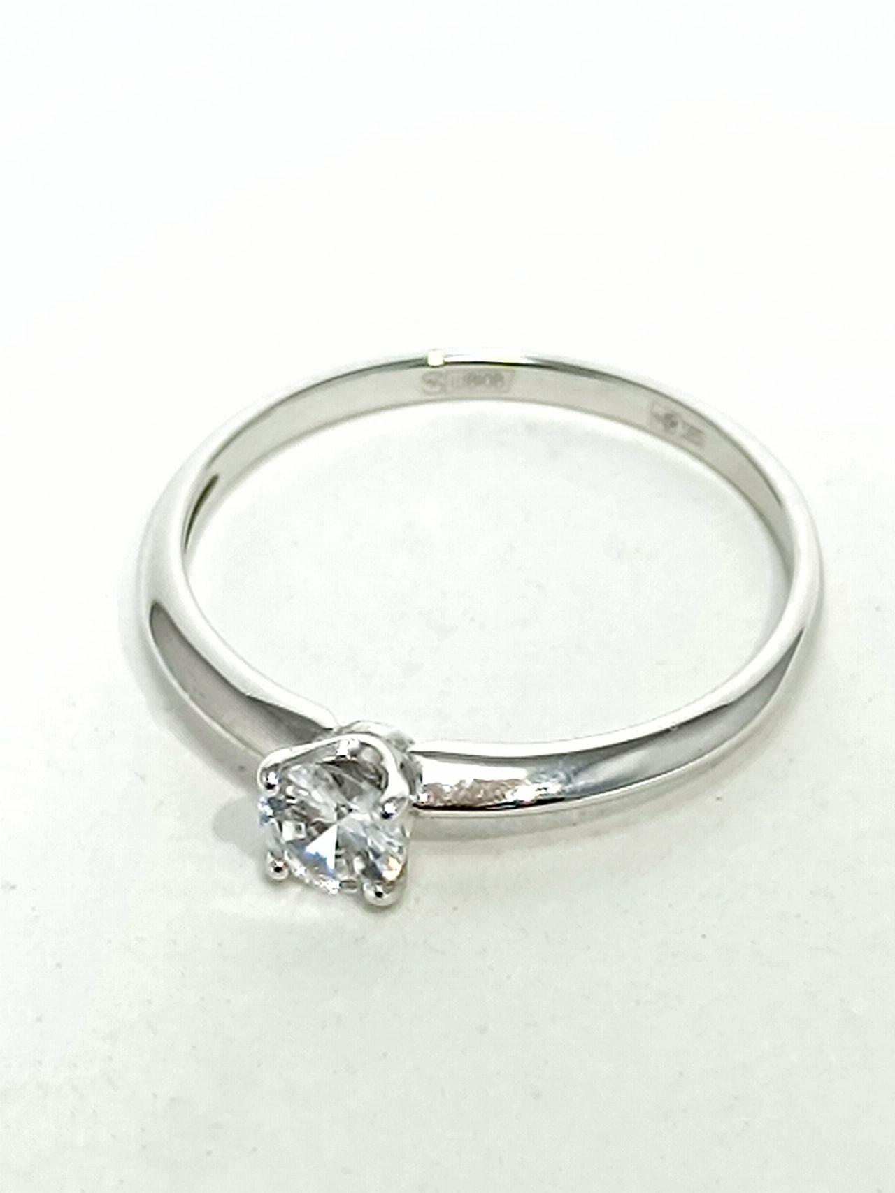 Золотое кольцо женское, вставка фианит