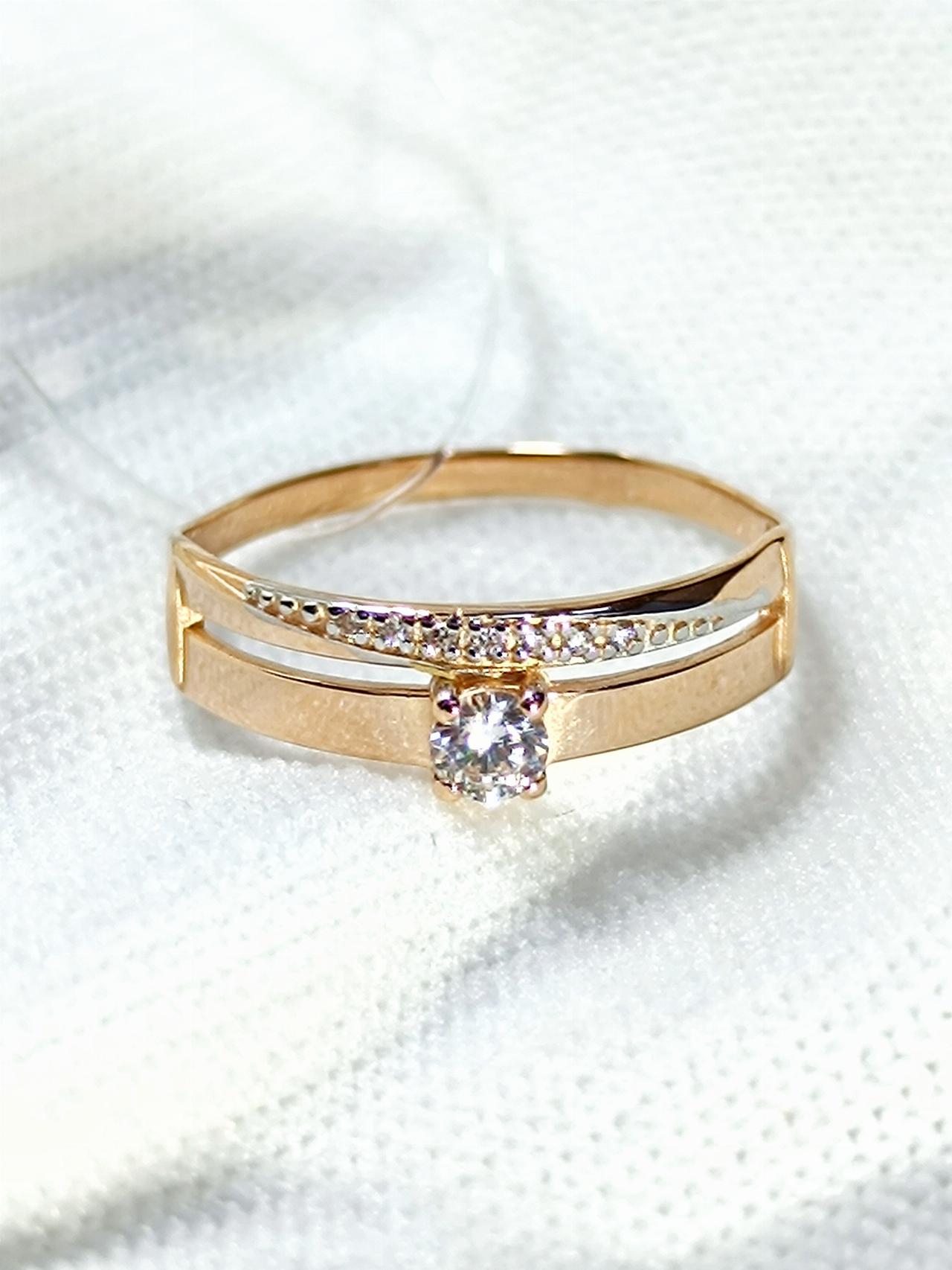 Золотое кольцо женское, вставка фианит