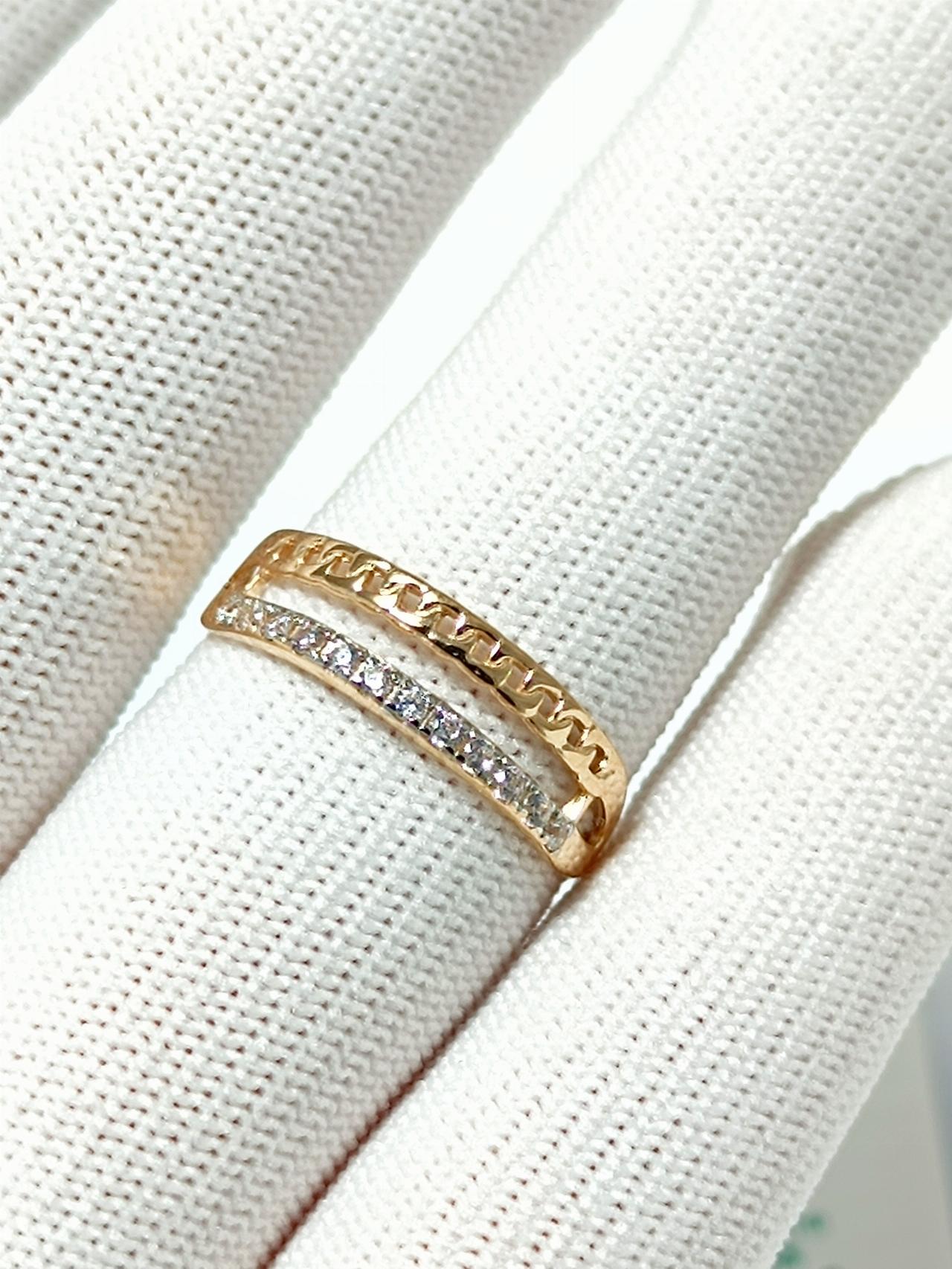 Золотое кольцо женское, вставка фианит