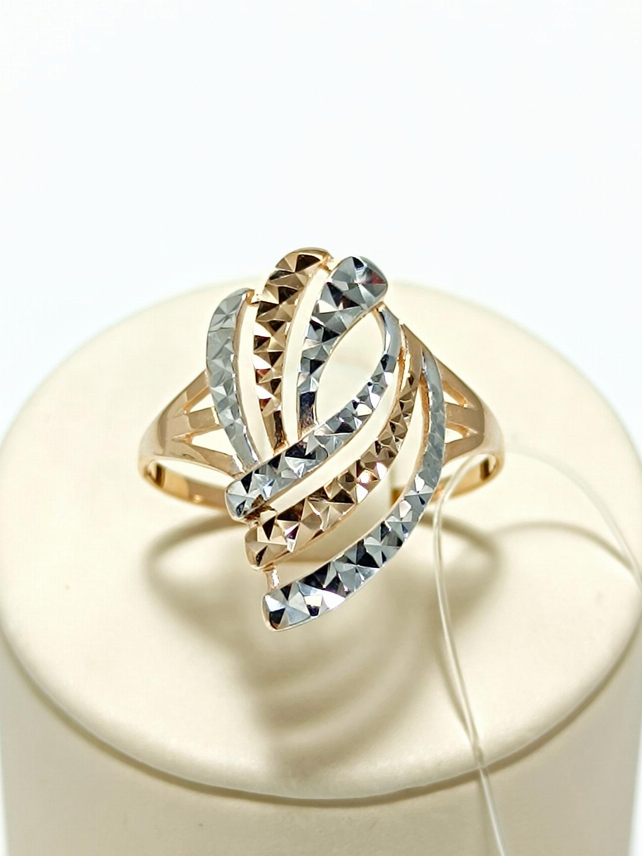 Золотое кольцо женское