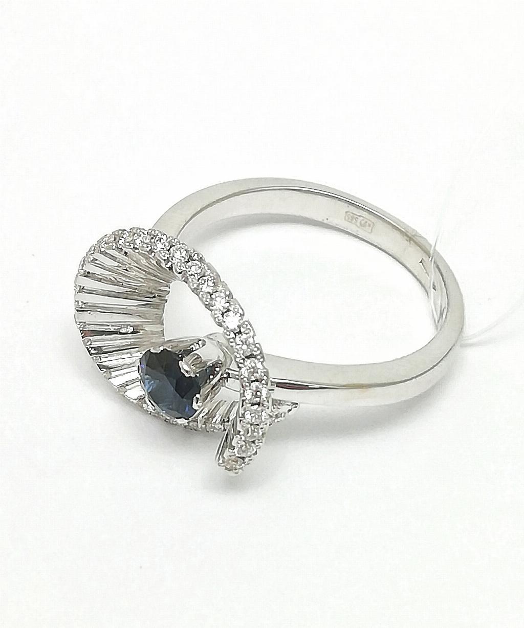 Золотое кольцо, вставка бриллиант