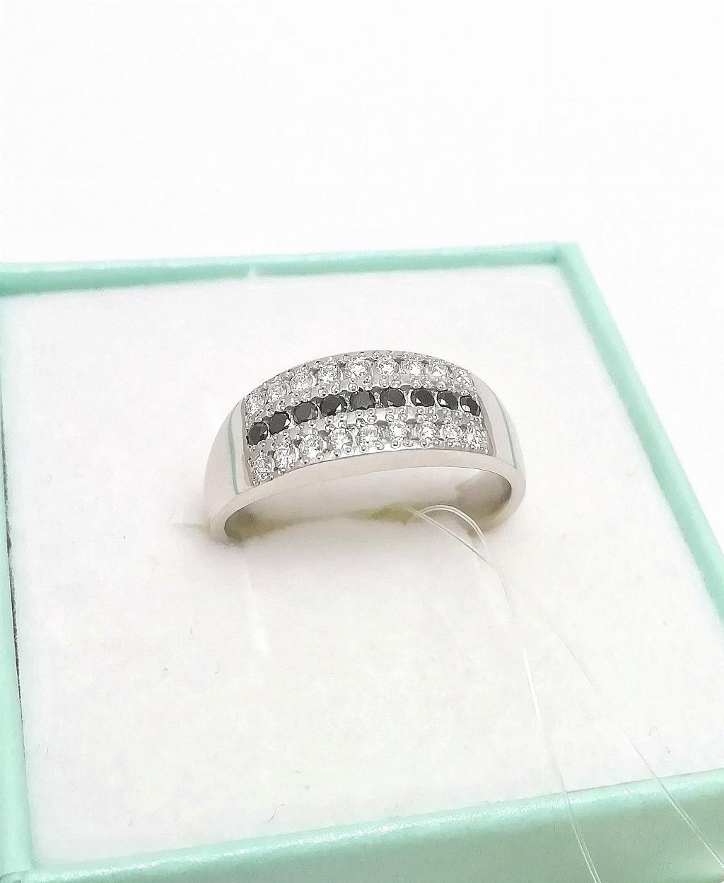 Золотое кольцо, вставка бриллиант