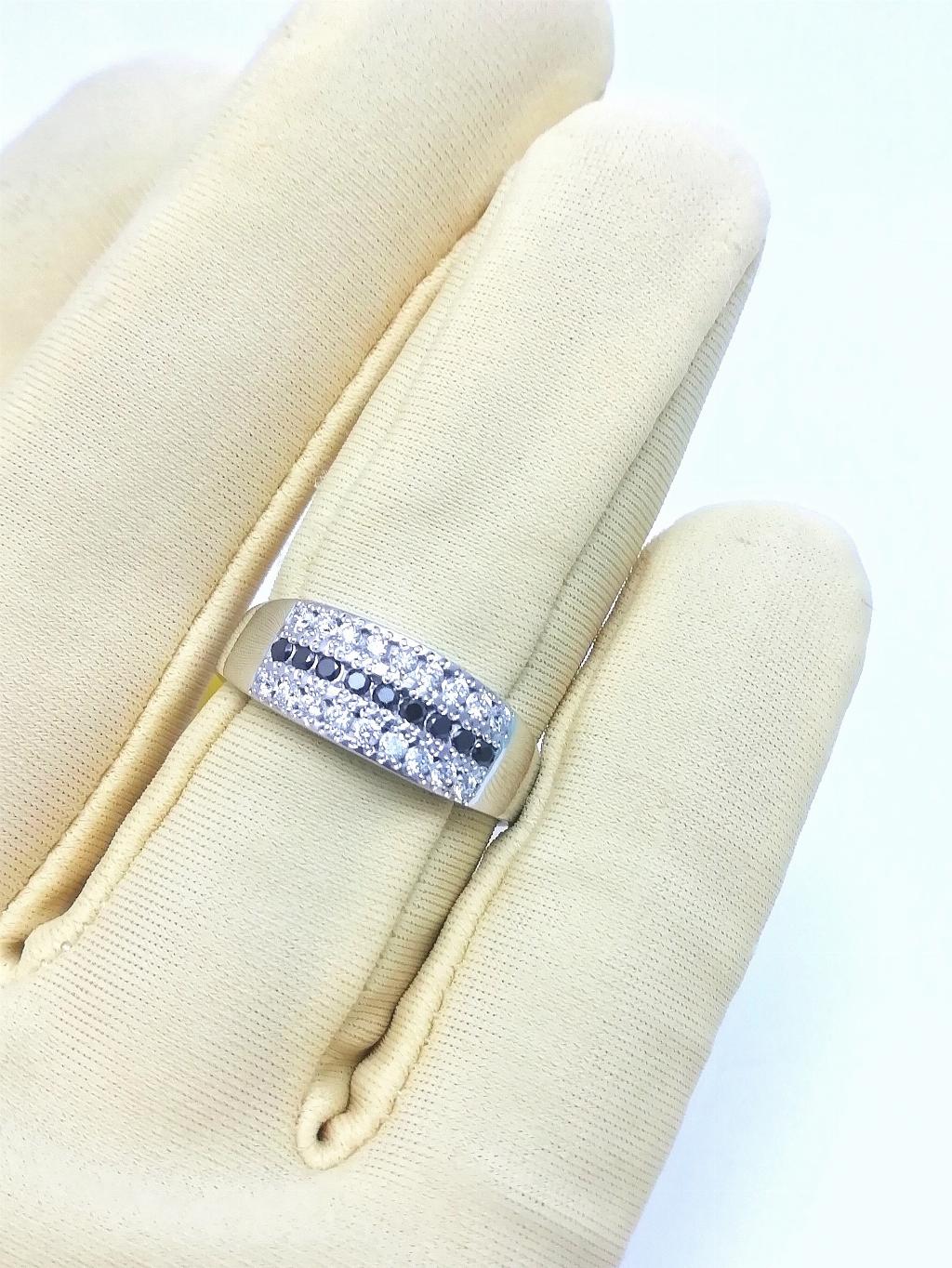 Золотое кольцо, вставка бриллиант