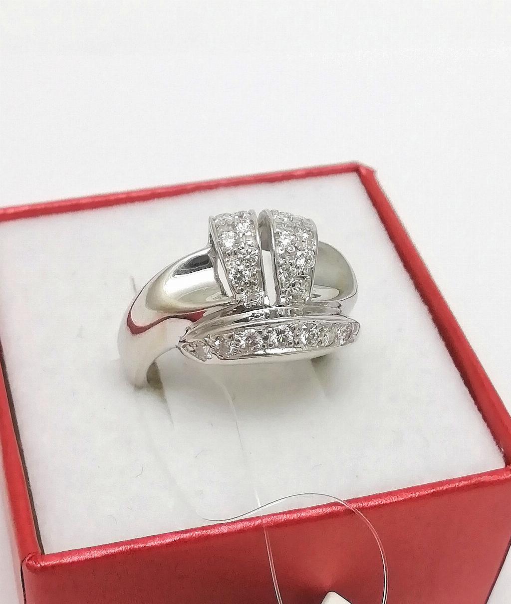 Золотое кольцо, вставка бриллиант