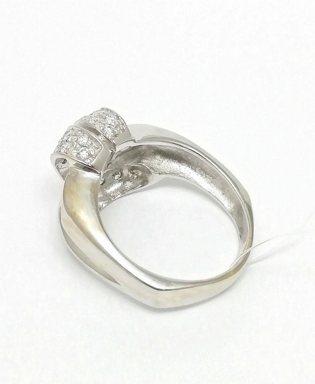 Золотое кольцо, вставка бриллиант