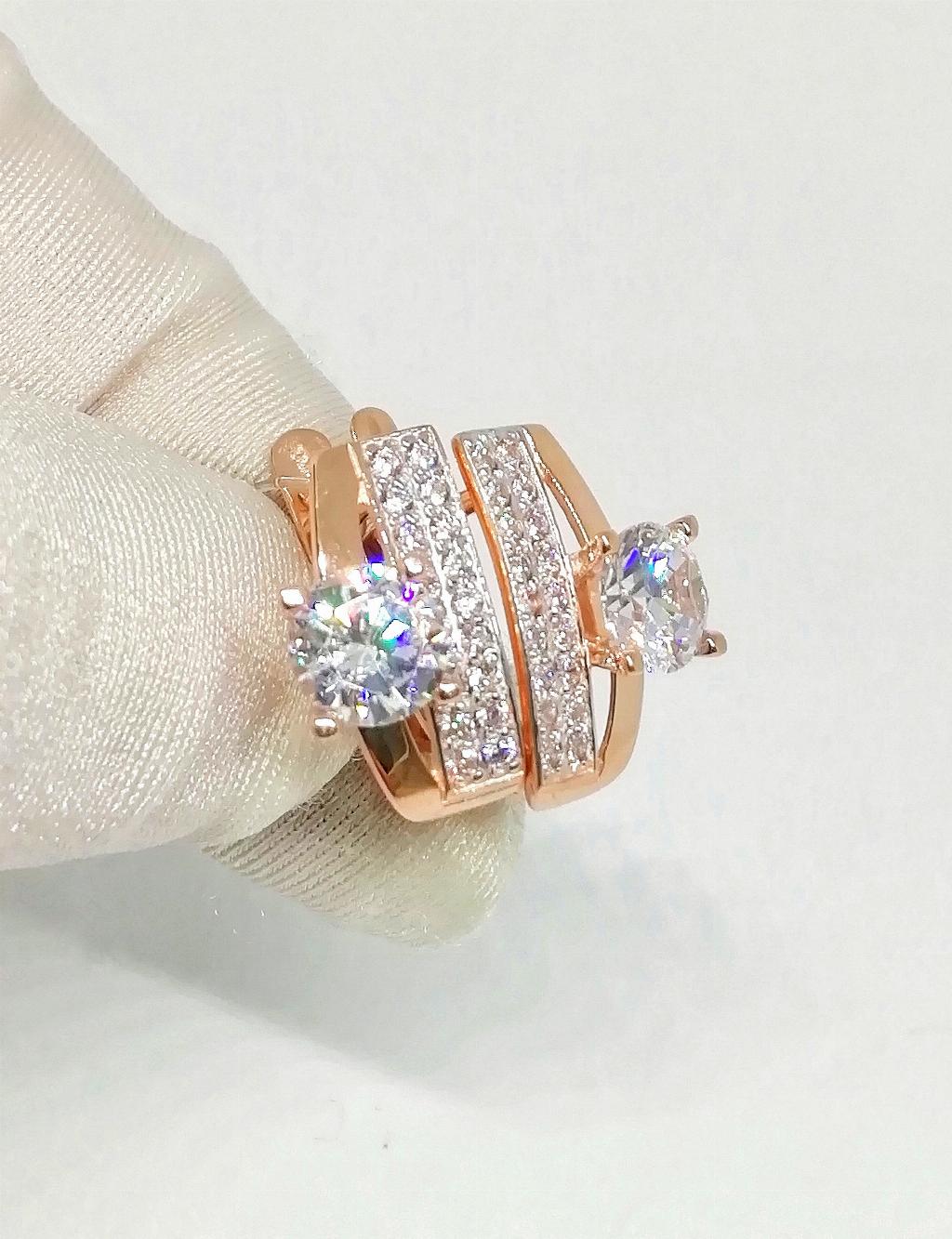 Золотые серьги, вставка фианит