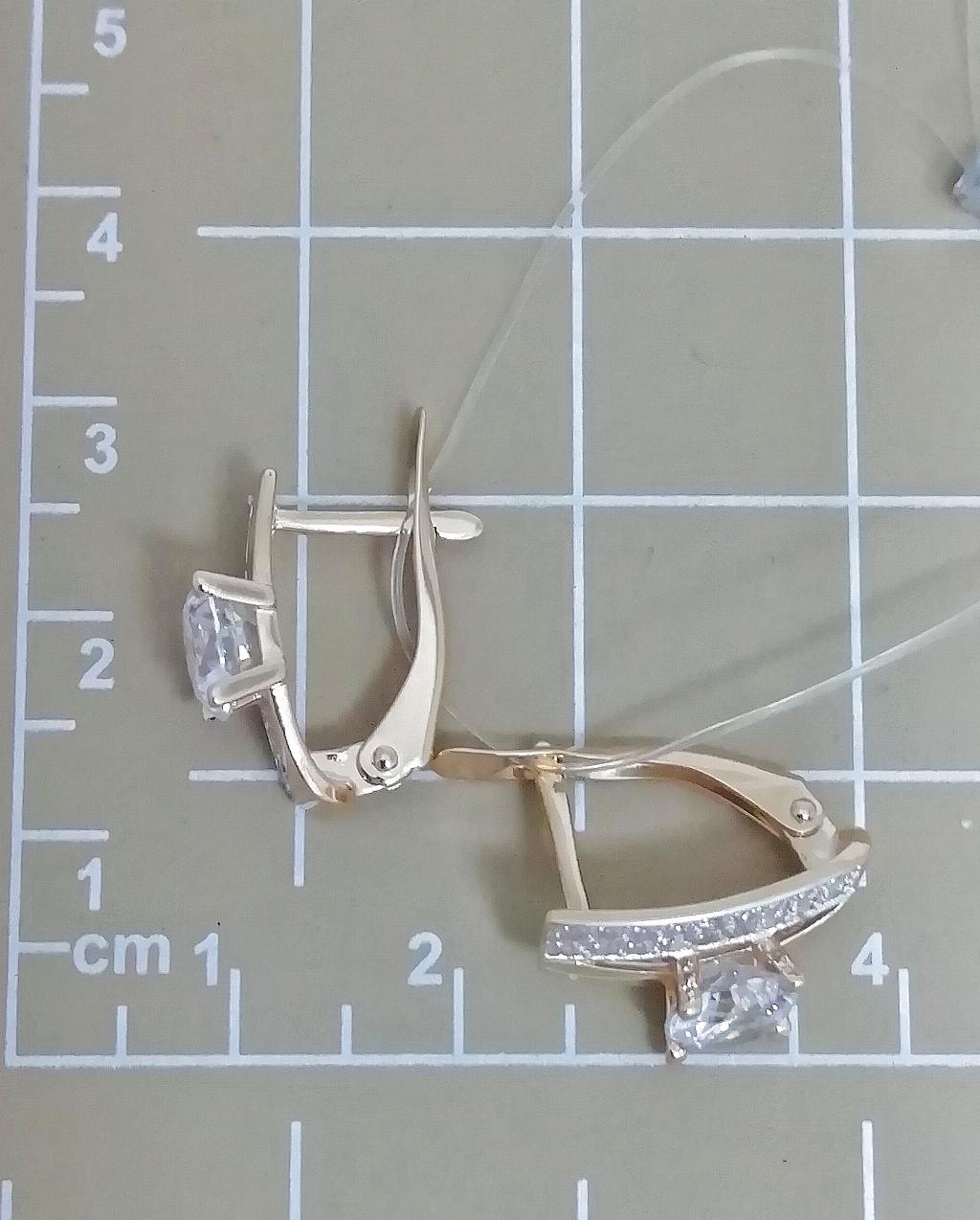 Золотые серьги, вставка фианит