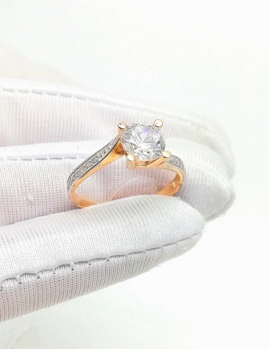 Золотое кольцо, вставка фианит