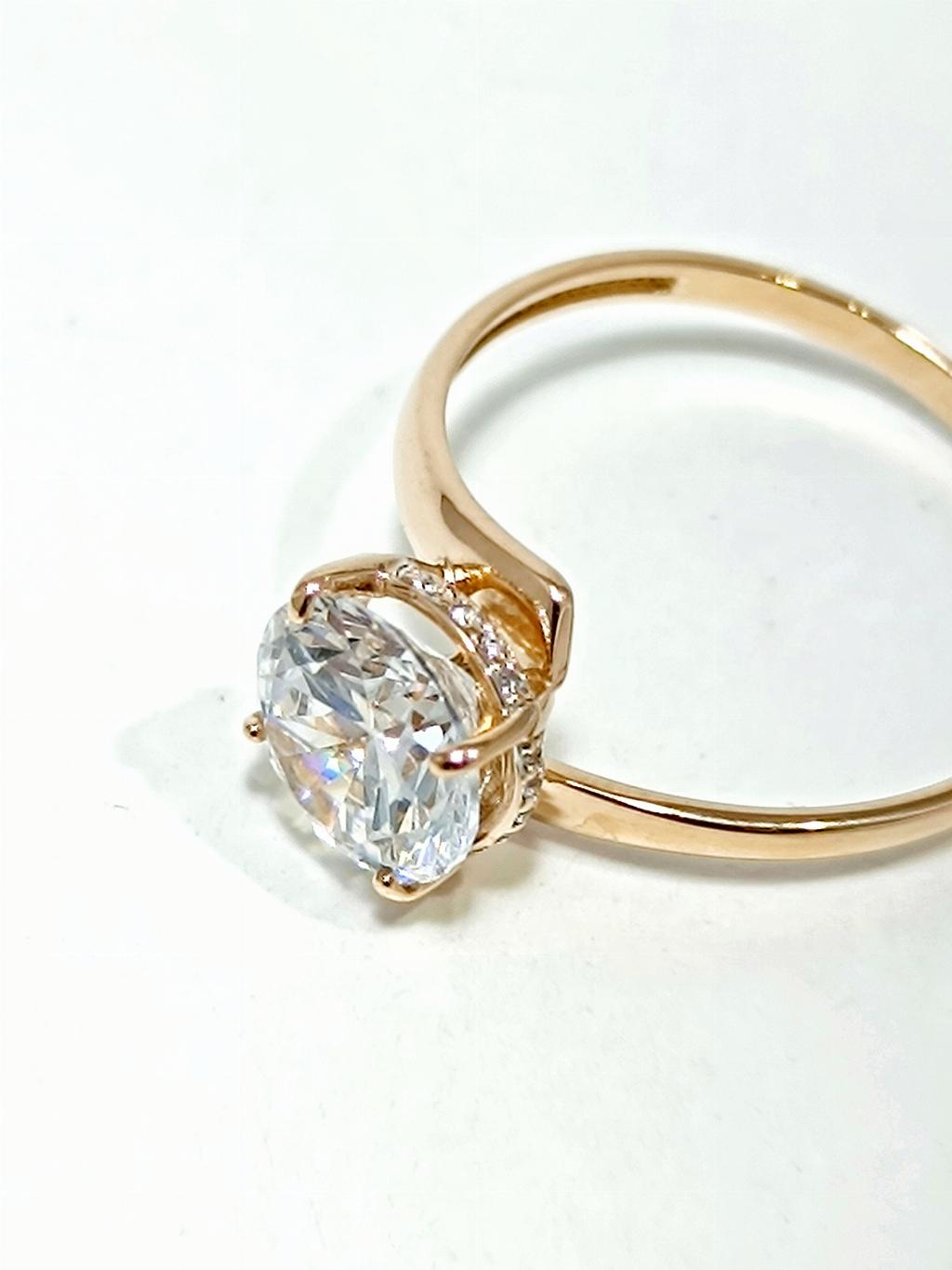 Золотое кольцо женское, вставка фианит