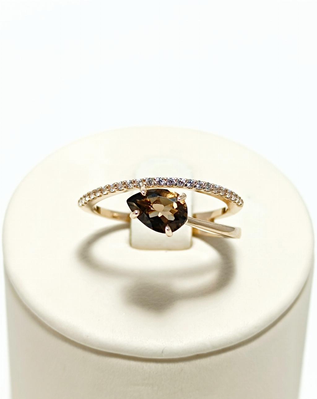 Золотое кольцо женское, вставка фианит