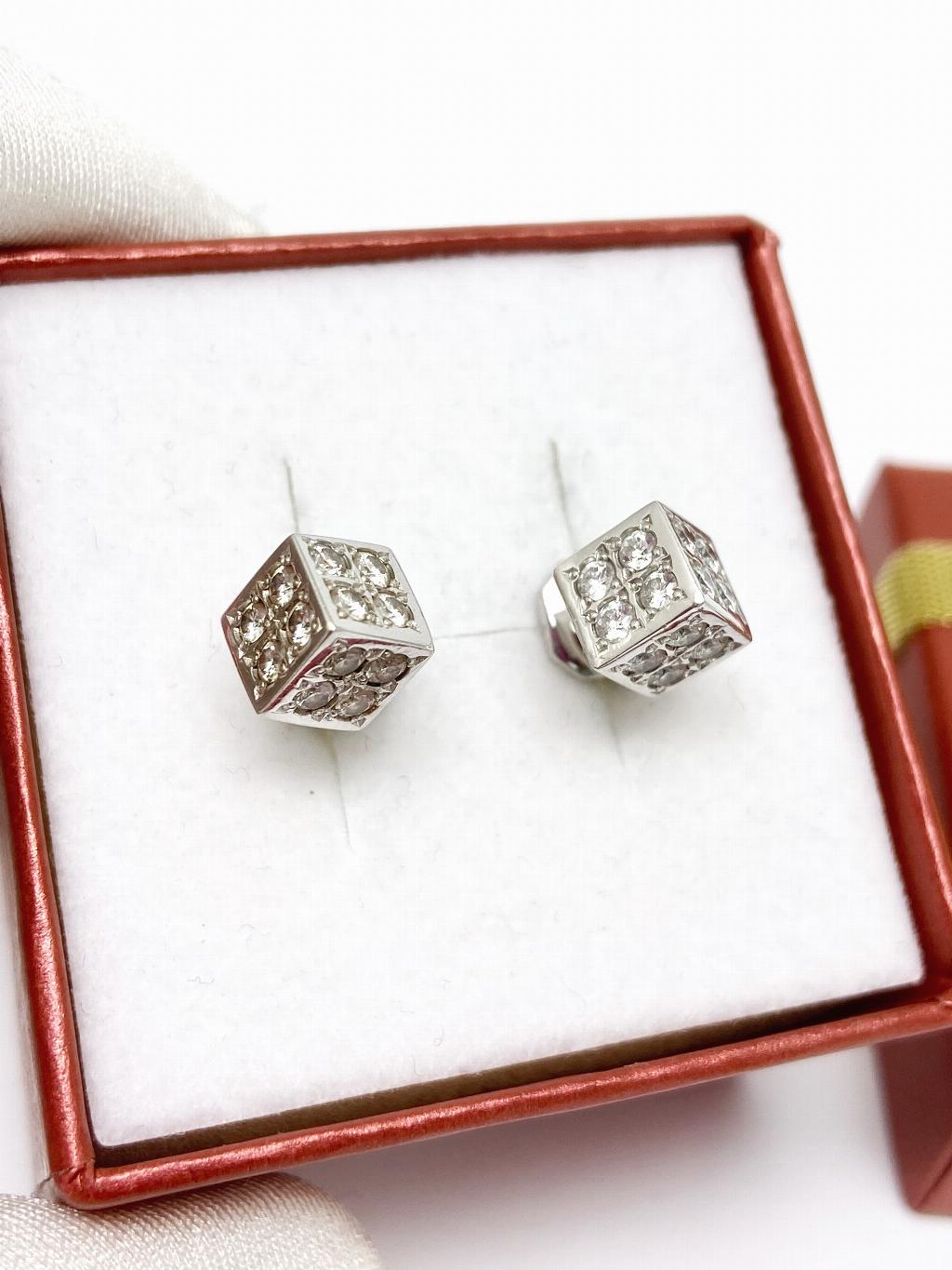 Золотые серьги, вставка бриллиант