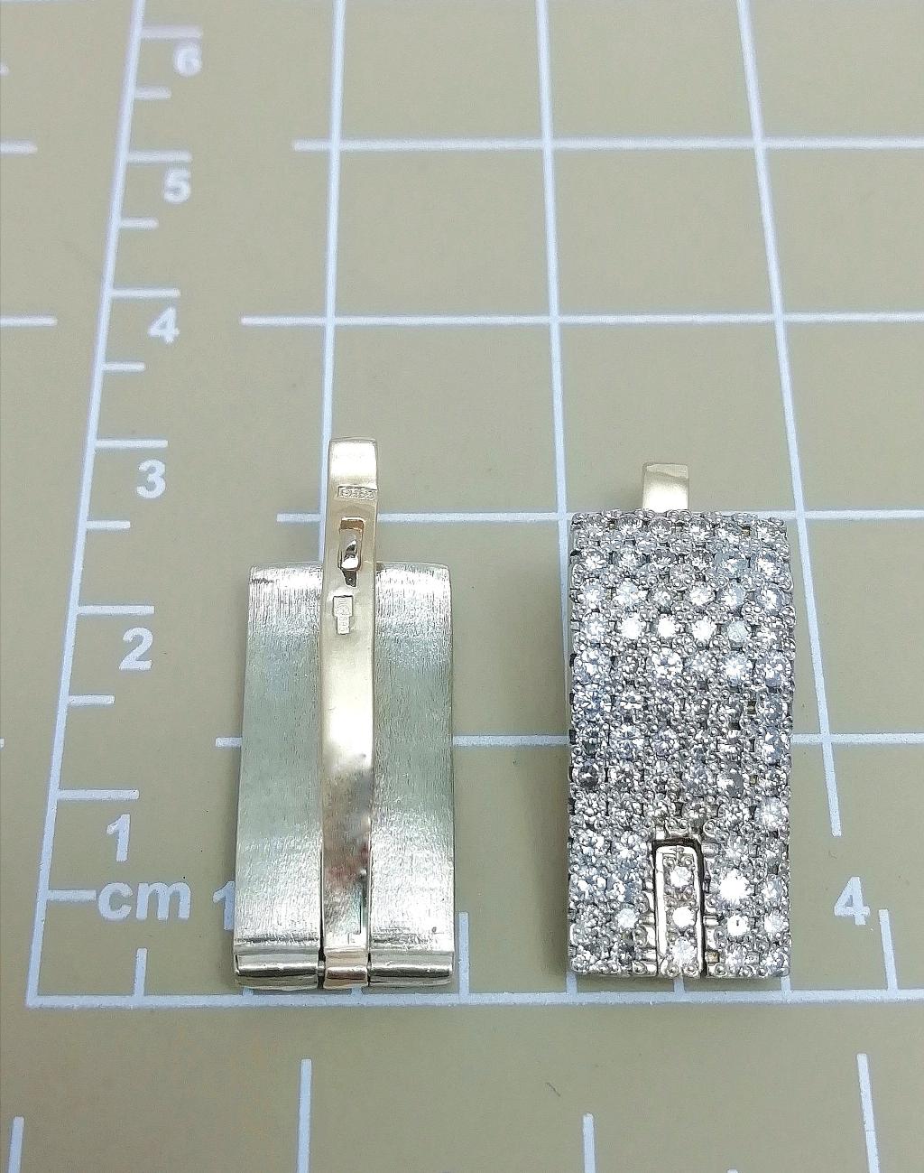 Золотые серьги, вставка бриллиант