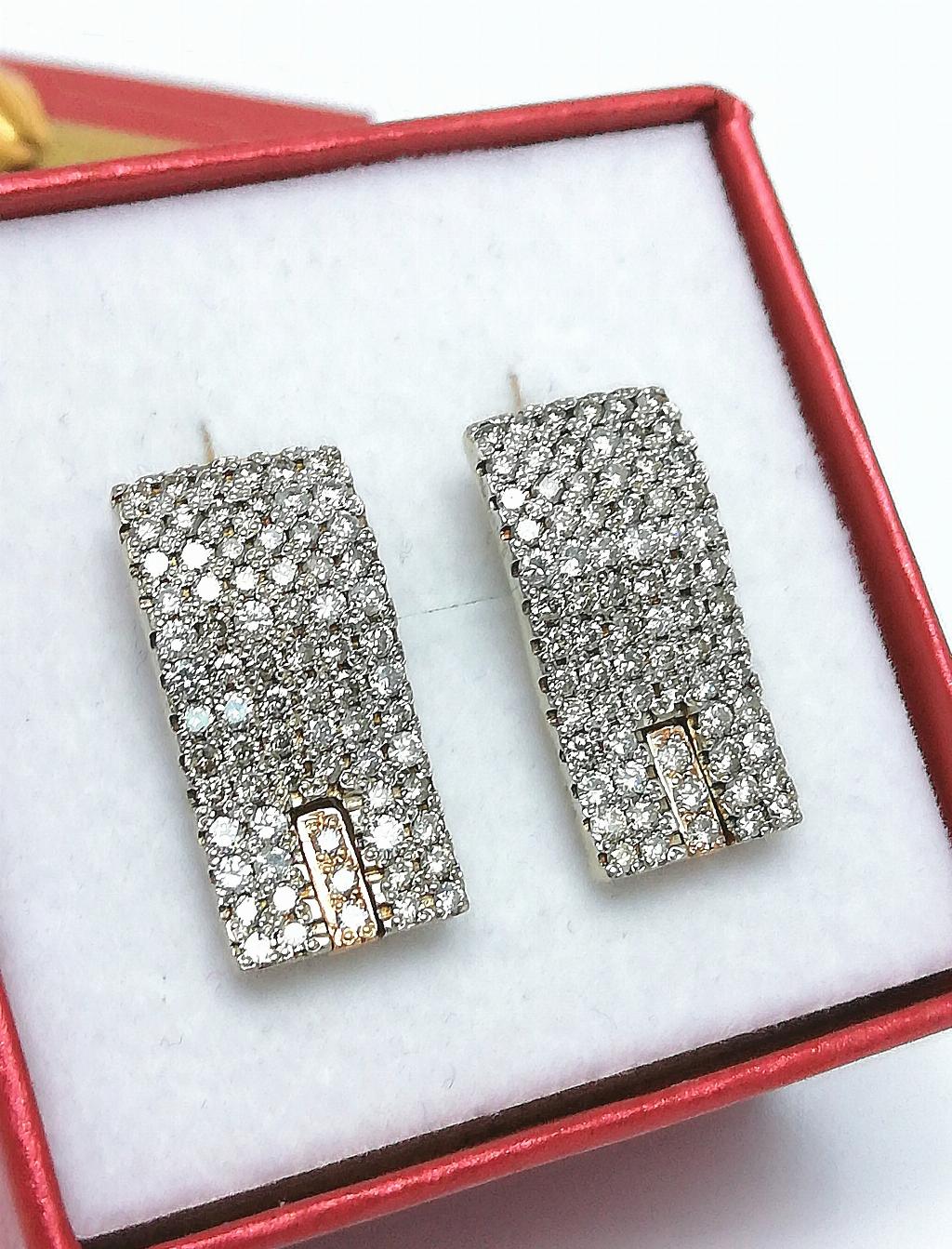 Золотые серьги, вставка бриллиант