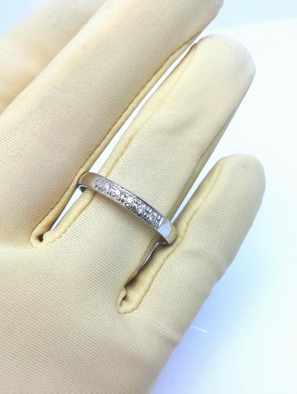 Золотое кольцо дорожка, вставка бриллиант