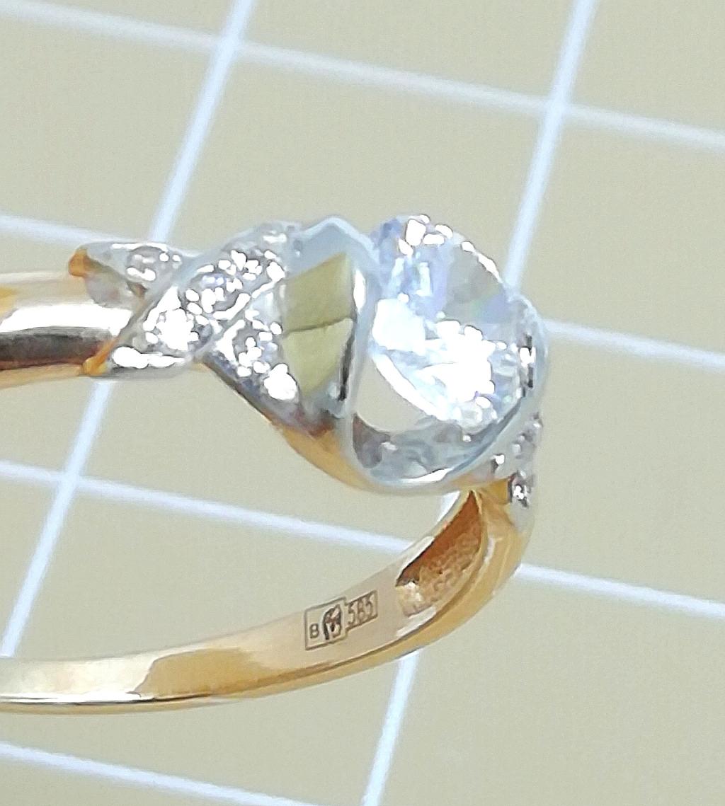 Золотое кольцо, вставка фианит