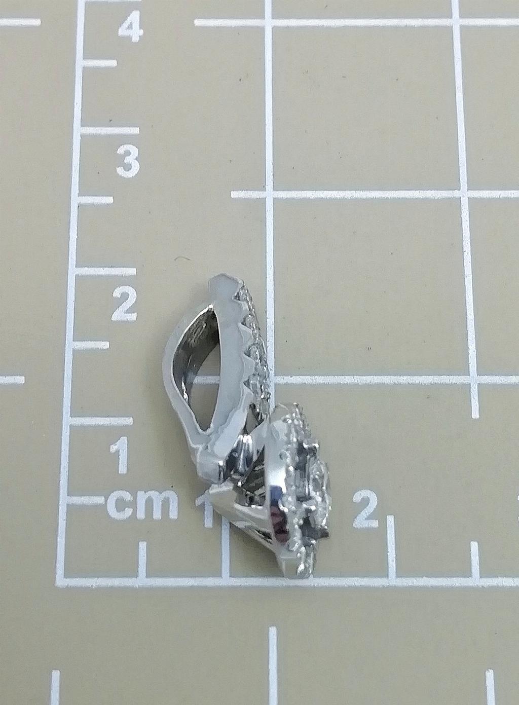 Золотая подвеска, вставка бриллиант