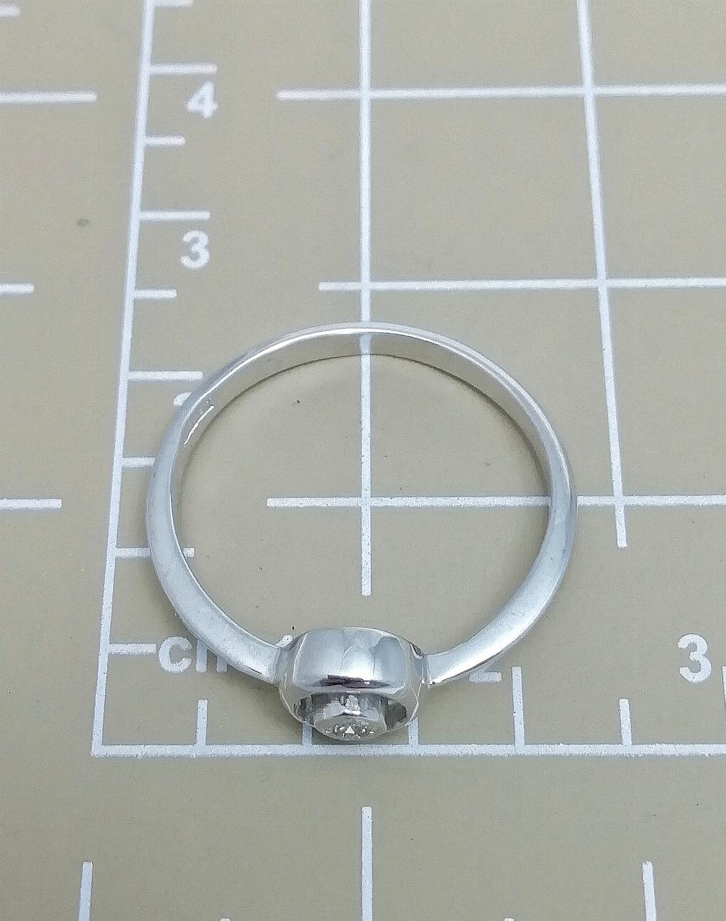 Золотое кольцо, вставка бриллиант