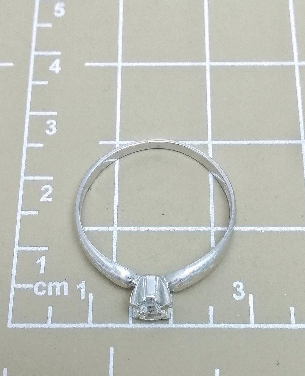 Золотое кольцо, вставка бриллиант