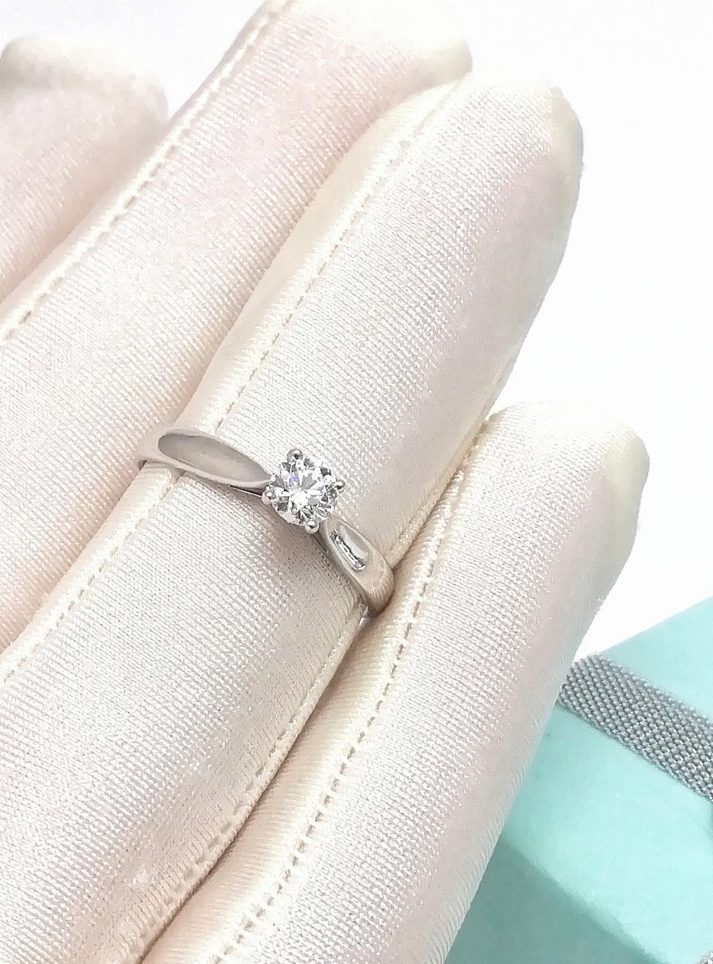 Золотое кольцо, вставка бриллиант