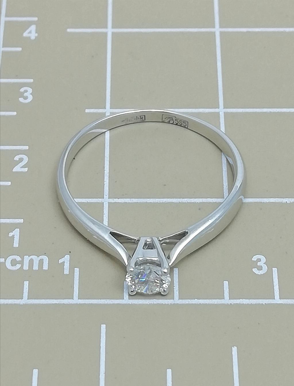 Золотое кольцо, вставка бриллиант