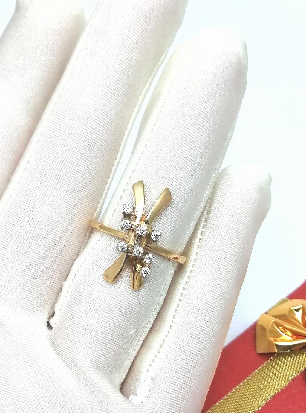 Золотое кольцо, вставка бриллиант